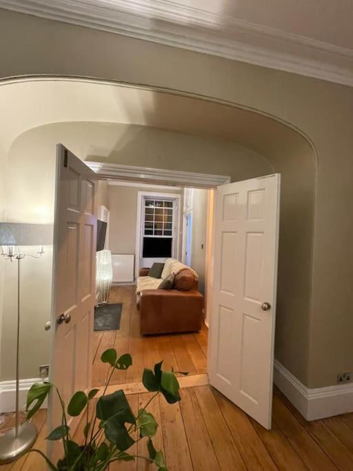 Ground Floor Apartment In Central Bath Buitenkant foto